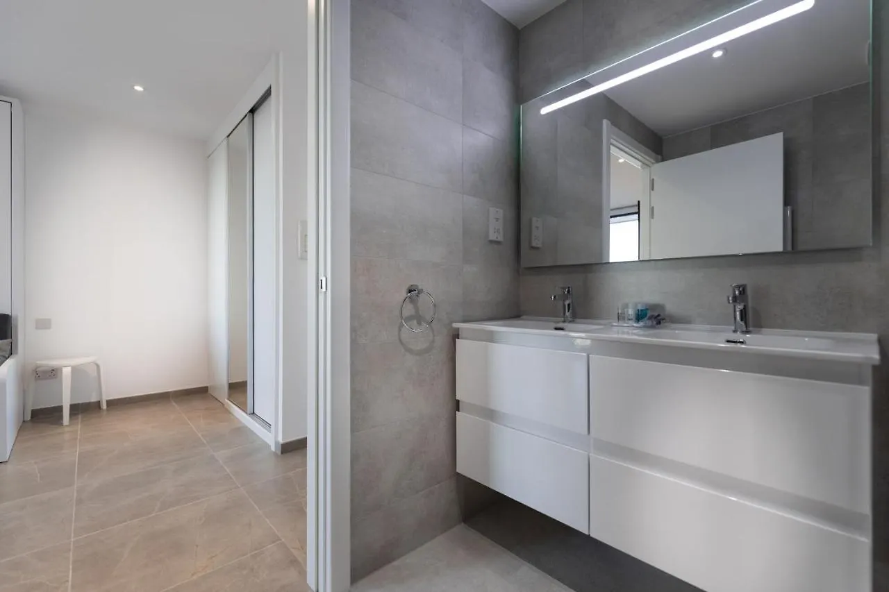 Apartment Great Studio With View-Hosted By Sweetstay Gibraltar