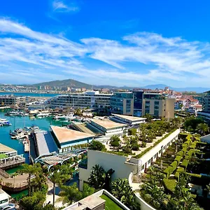 Ocean Village Lovely 2 Bedroom Apartment